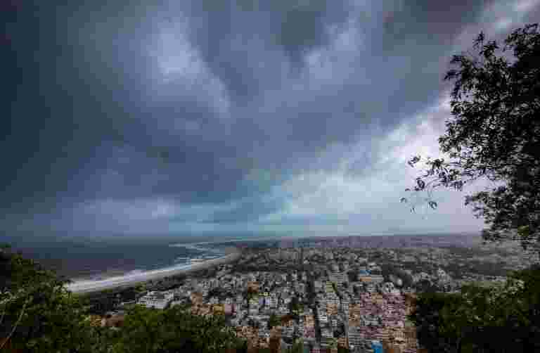 Cyclone Fani：Odisha计划撤离8万人作为东海岸的风暴