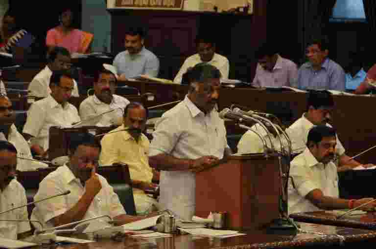 泰米尔纳德邦预算：o Panneerselvam Steers清除了新税收，收入缺陷狭窄