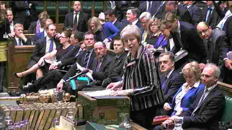 如果Brexit交易被拒绝，英国将进入未知的情况下，Theresa May表示