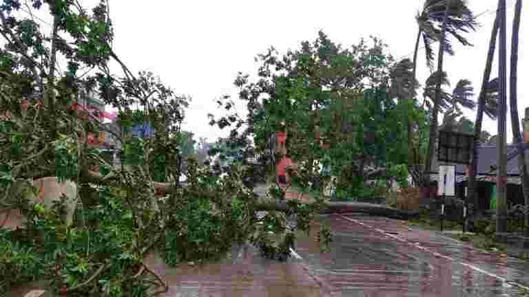 中心发布了1000亿卢比到西孟加拉邦;中央团队很快就会评估旋风罐伤害