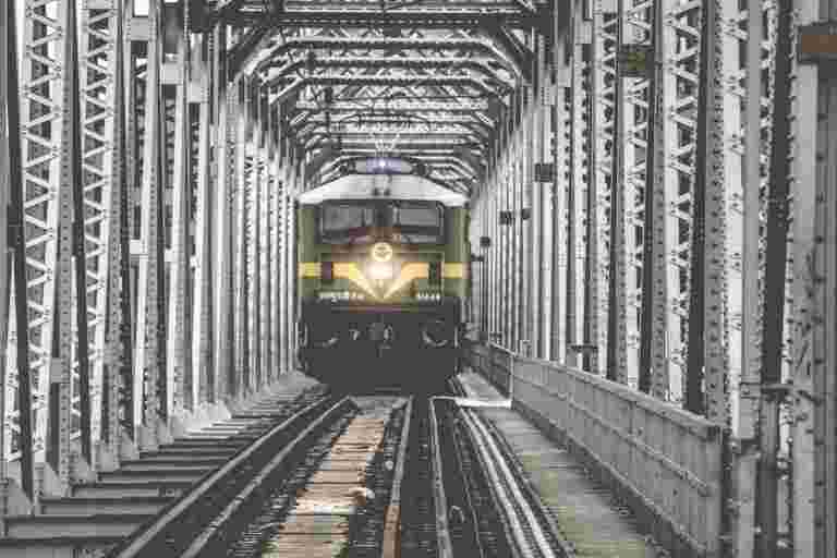 克什米尔在2021年12月到12月，通过铁路与印度的其他地区连接