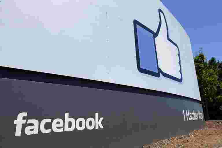 Facebook和Instagram用户在英国的全部停电