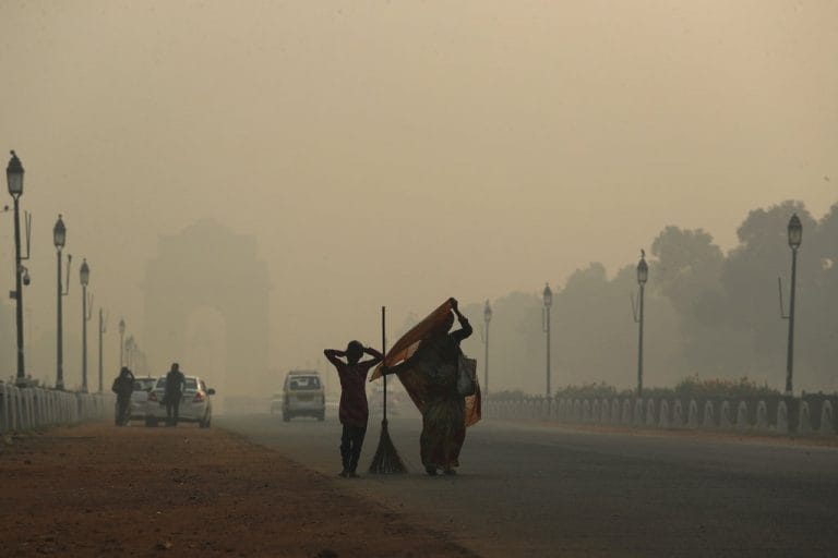 德里的空气质量非常差，符合污染物分散略有良好的条件