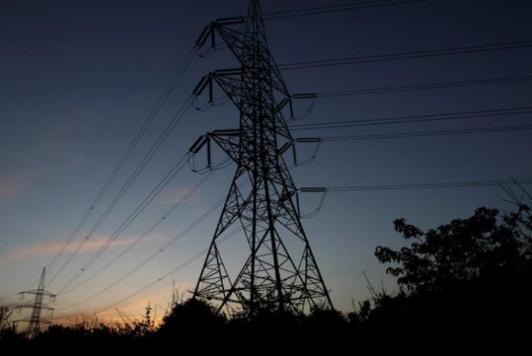 由于锁定限制，德里的峰值电价上涨超过50％以上超过50％