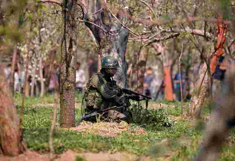 大约160名恐怖分子等待在巴基斯坦推出垫中浸润的高级军官