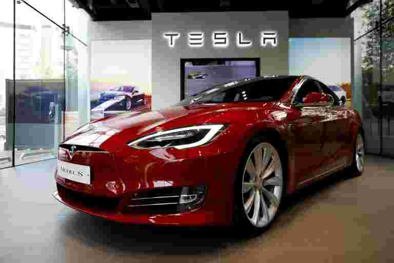 黑客赢得了Tesla汽车以暴露系统错误