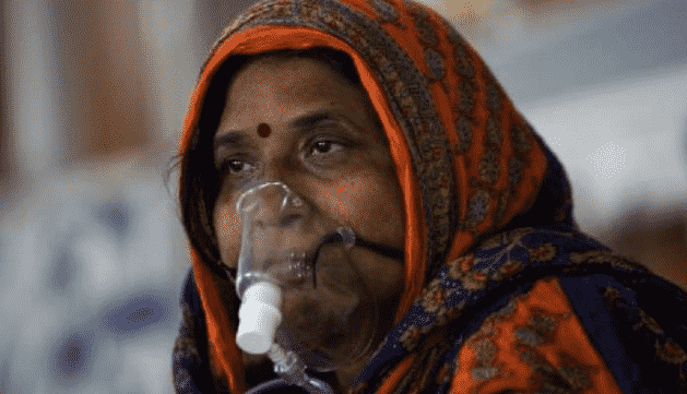 印度应对冠状病毒“风暴”，氧气供应不足