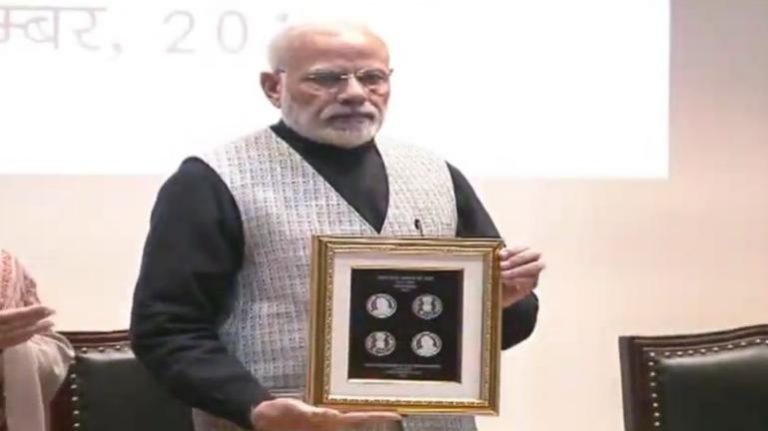 PM Modi在atal bihari vajpayee的内存中发布新的100卢比硬币