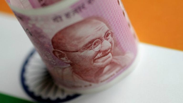 高借贷成本，较弱的卢比影响印度公司：报告