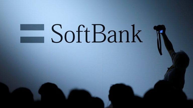 SoftBank销售高达410亿美元的资产，以扩大股票回购，削减债务