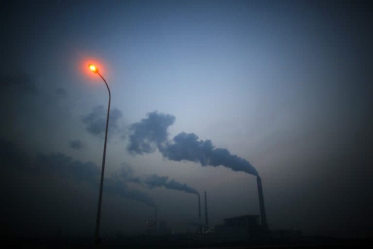 结账新德里的应急计划，以打击空气污染