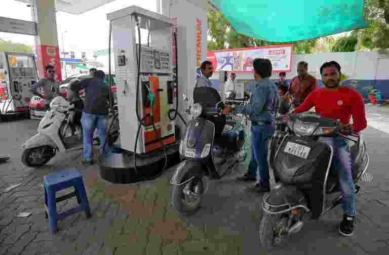 卡纳塔克邦政府提高了汽油和柴油的销售税