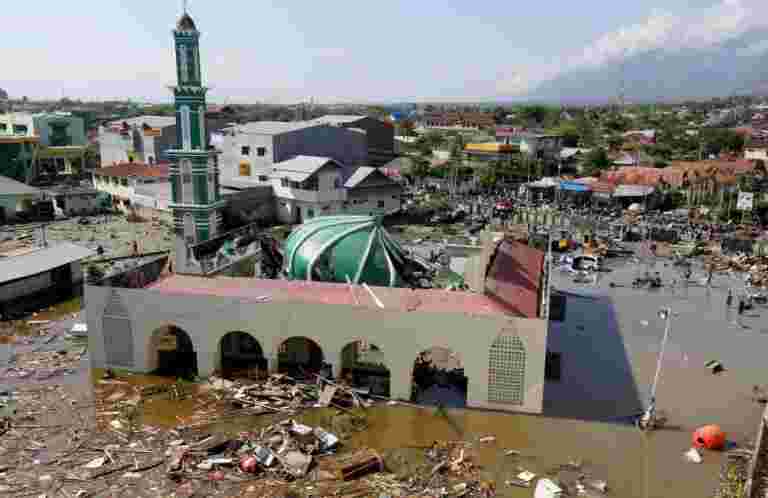 印度尼西亚哀悼死亡汇率从地震跳跃到832