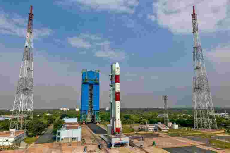 ISRO从Sriharikota推出地球监测卫星体筛