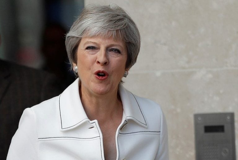 英国的Theresa可能会寻求削减布鲁塞尔的未来欧盟关系