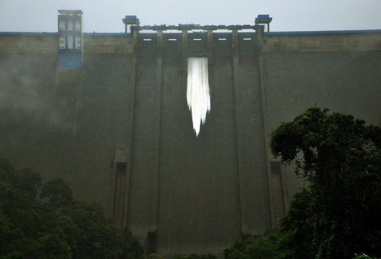 泰米尔纳德邦拒绝喀拉拉邦的争夺，即Mullaperiyar Dam水释放造成的洪水