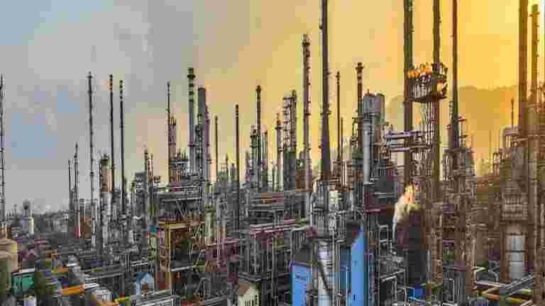 石油，EIL竞标BPCL的61.65％股权在Nomagigarh炼油厂