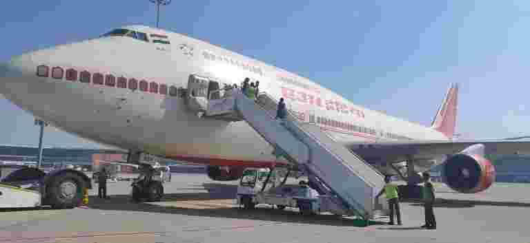 Adani Group Eyes Air India，初步阶段谈判
