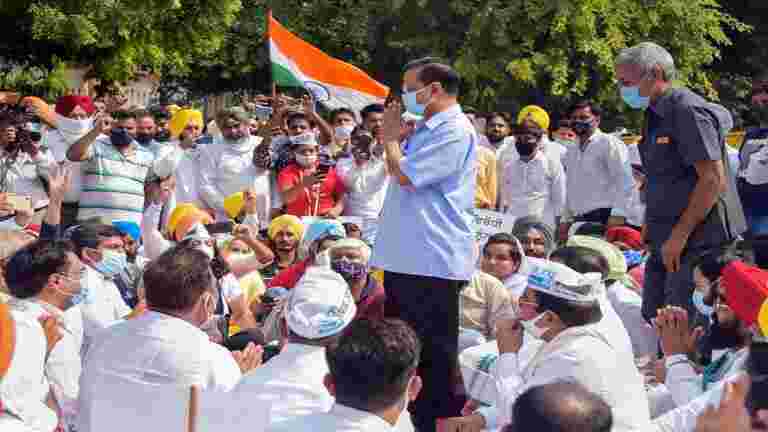 Kejriwal加入旁遮普AAP在Jantar Mantar的抗议活动，要求完全回滚新农场法律