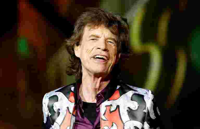 Mick Jagger在医疗程序后说&apos;在修补程序上