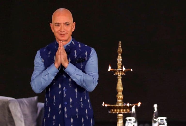 亚马逊SMBHAV：Jeff Bezos表示，亚马逊印度将投资10亿美元的数字化SMBS