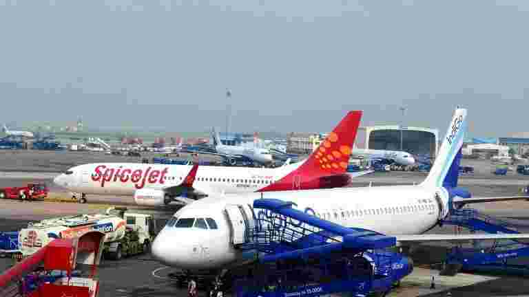 印度国内航空客运客运量在8月份的交通增加17％至113.5万;市场份额中的靛蓝上衣