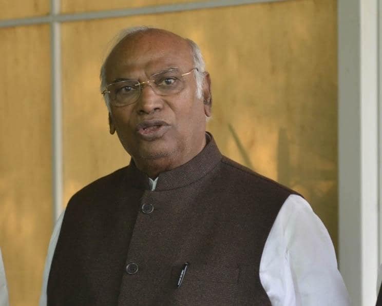 下一届PM-LED小组周五选择新的CBI首席：Mallikarjun Kharge.