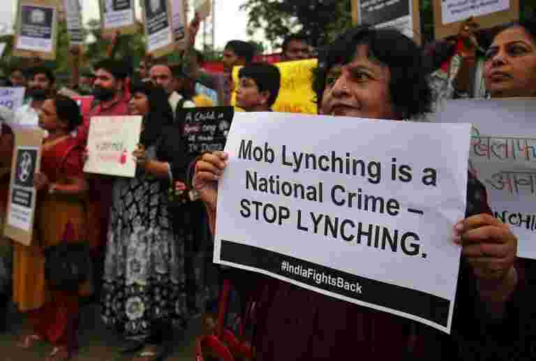 &apos;Lynch Nation&apos;：记者电影制片人凭证绝望和力量的见证