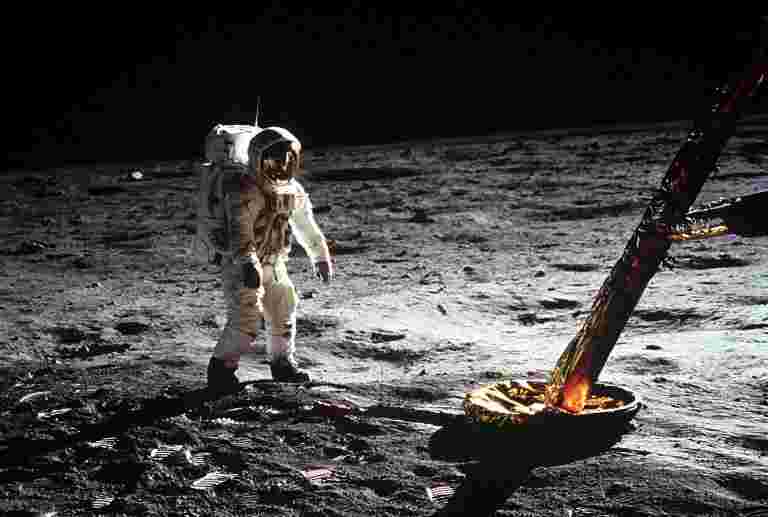 美国宇航局准备在月球上送&ldquo;第一个女人和下一个男人&rdquo;