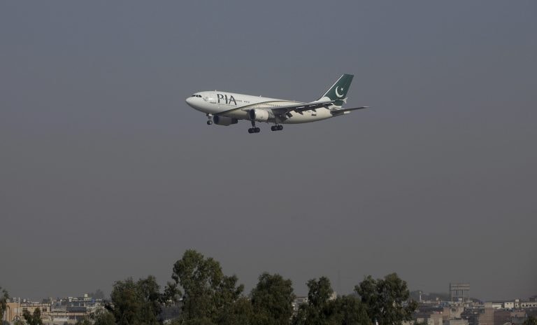 巴基斯坦增加了航班，延迟了商业空域的重新开放