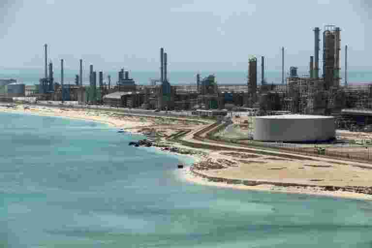 沙特阿拉伯签署价值500亿美元的石油，天然气和基础设施