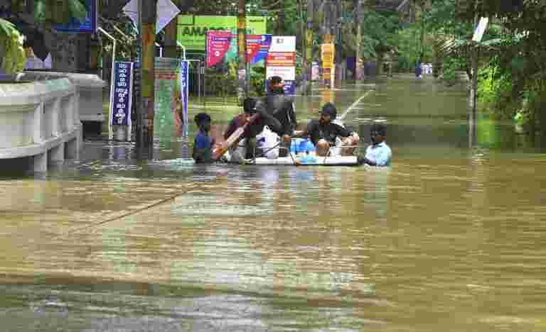 克雷尔洪水：灾害管理小组较低的Mullaperiyar大坝水位告诉TN