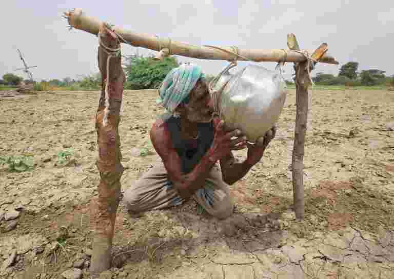 印度是一家水盈国家，获得足够的年度降雨：但是这一切都在哪里？
