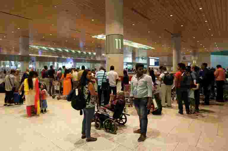 Adani Group获得了三个机场的安全许可